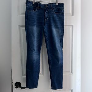 Dark wash, like new, AE stretch jeans